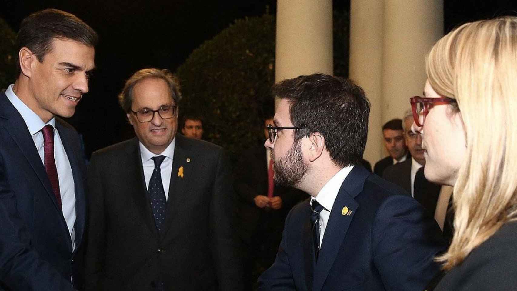 Pedro Sánchez (i), junto a Quim Torra (c), Pere Aragonès (2d) y Elsa Artadi (d) en una imagen de archivo / EFE