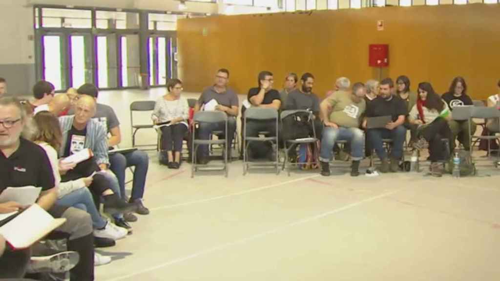 Imagen del encuentro de la dirección de la CUP en Palamós / TV3