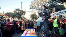 Medio millar personas apoya a Tabarnia en contra secesionismo y a favor Rey