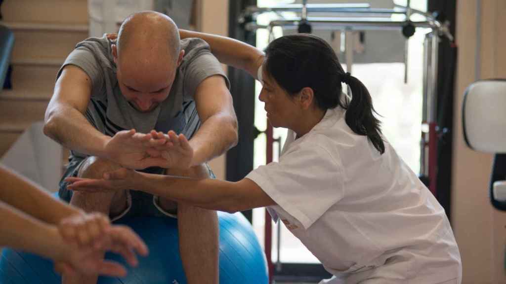 Terapia de rehabilitación de un enfermo de esclerosis múltiple / CEDIDA