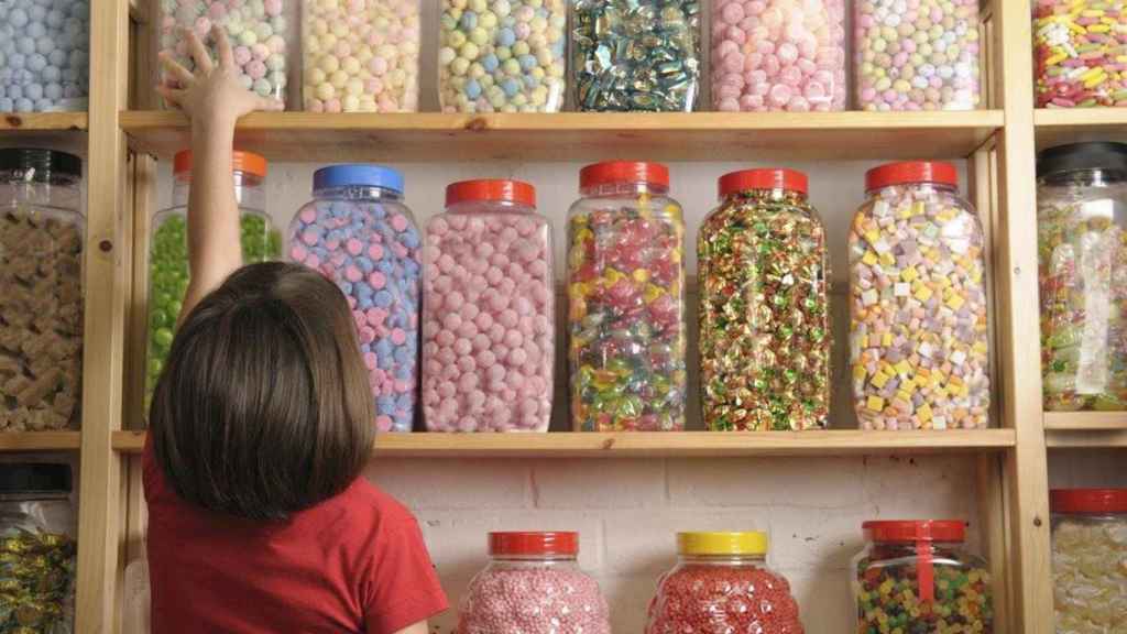 Un niño en una tienda de golosinas / EP