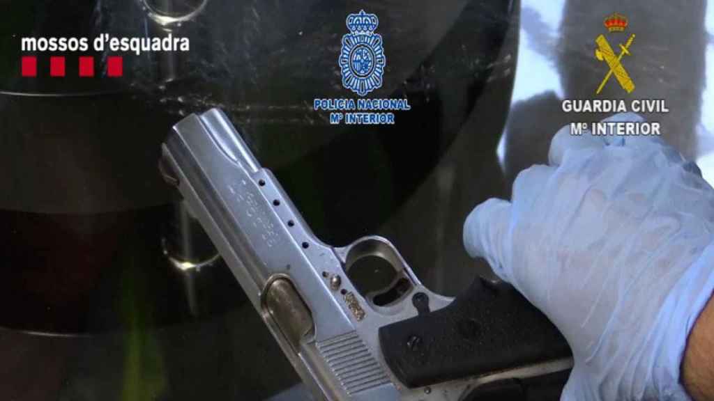 Una de las armas que la policía ha incautado al clan familiar / POLICÍA NACIONAL