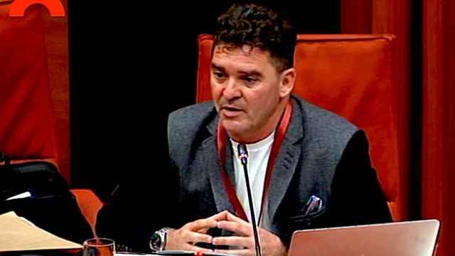 Carlos Quílez en el Parlament comparece en la comisión por la 'operación Cataluña' / CG