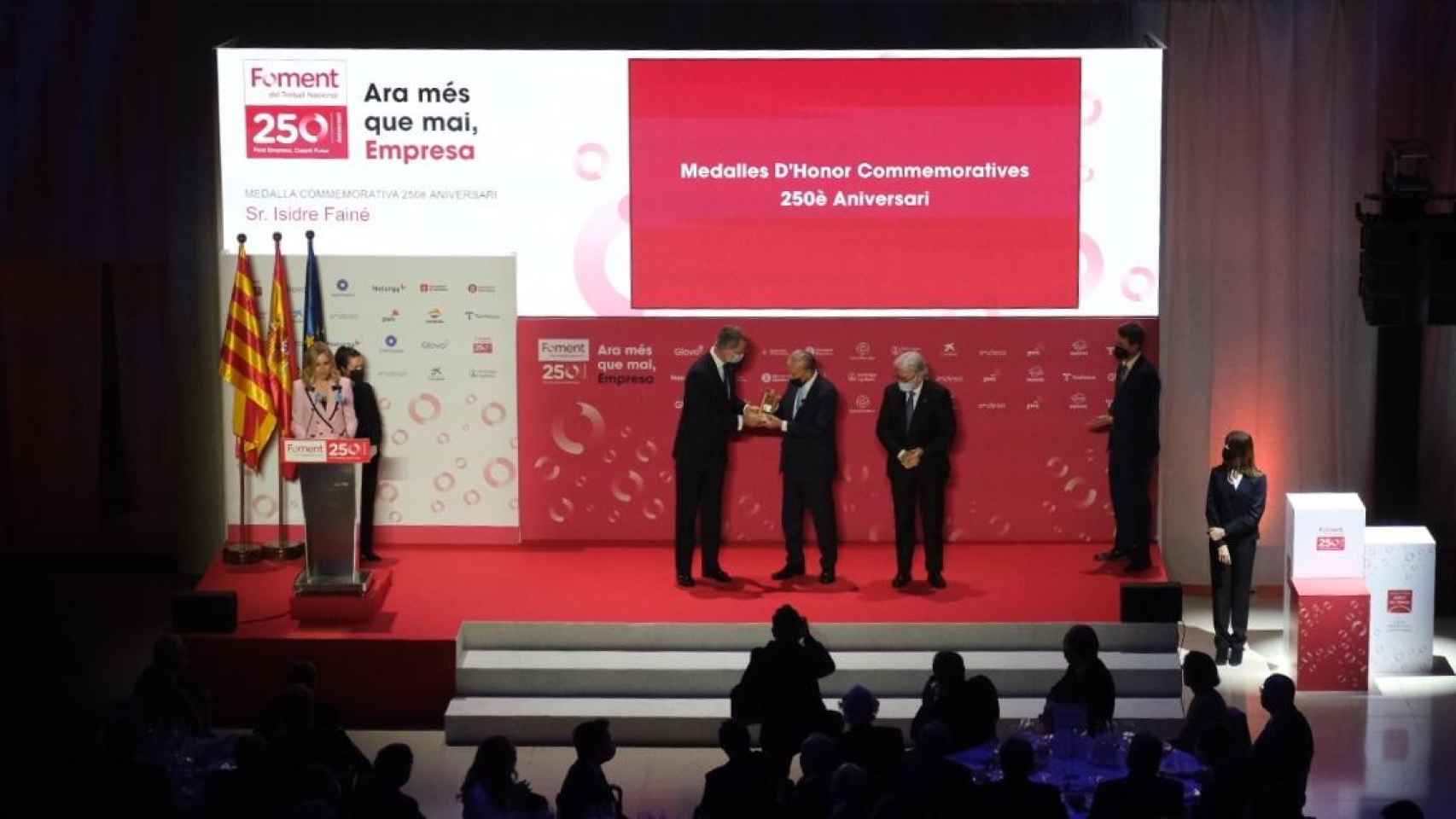 Isidro Fainé recoge la medalla de honor de Foment del Treball / CG (Pablo Miranzo)