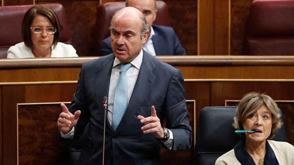 El ministro de Economía, Luis de Guindos, en el Congreso de los Diputados / EFE