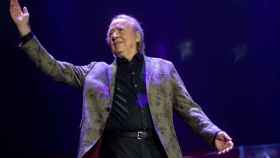 El cantautor barcelonés Joan Manuel Serrat, en su último concierto de su gira de despedida de los escenarios, en el Palau Sant Jordi / LORENA SOPENA - EUROPA PRESS