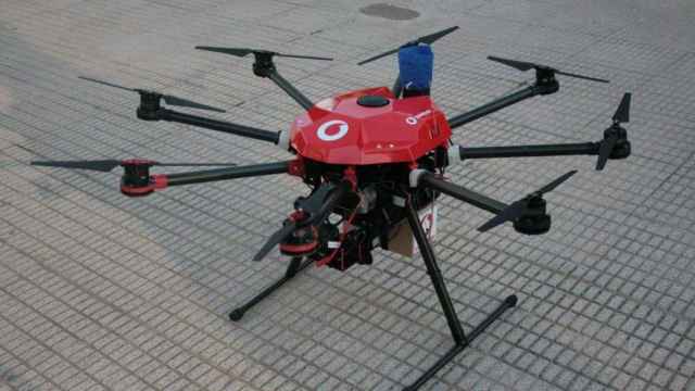 Imagen del dron de Vodafone con una nueva teconología para rastrear a distancia / VODAFONE