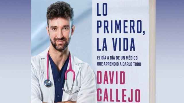 David Callejo publica su primer libro, 'Lo primero, la vida. El día a día de un médico que aprendió a darlo todo' / @davidcallejo10