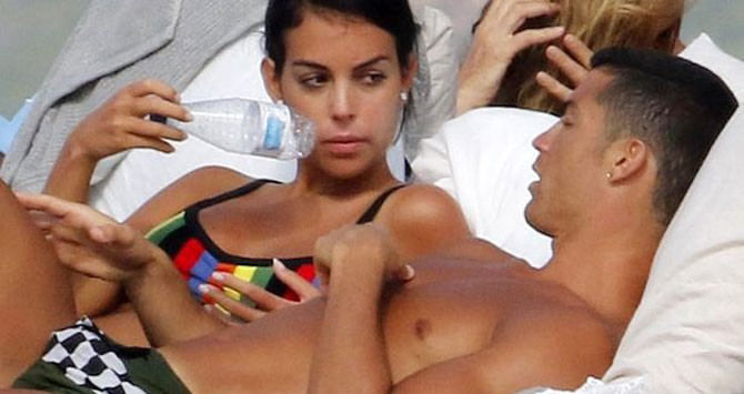 Georgina Rodríguez y Cristiano Ronaldo durante sus vacaciones