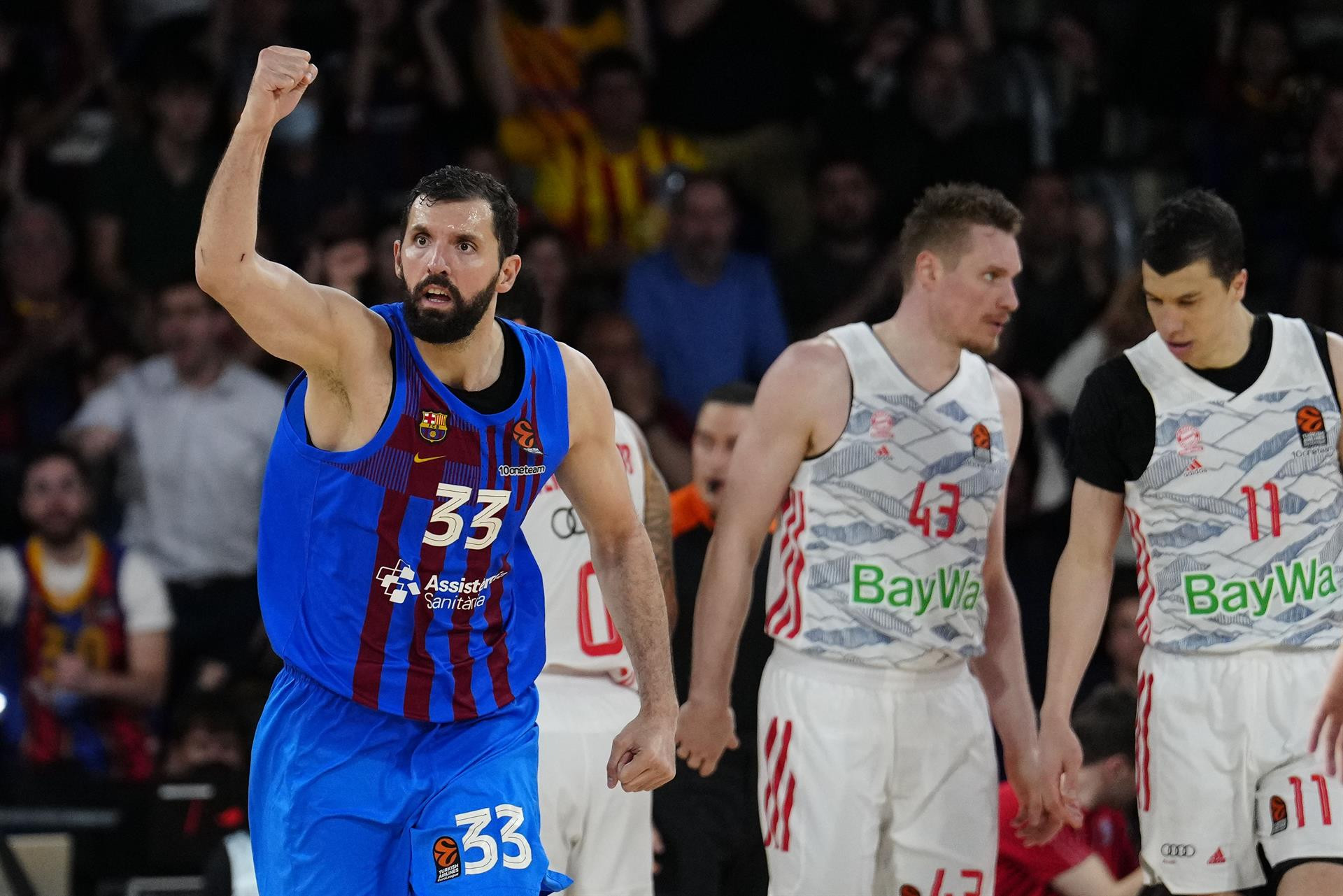 Mirotic celebra una canasta ante el Bayern / EFE