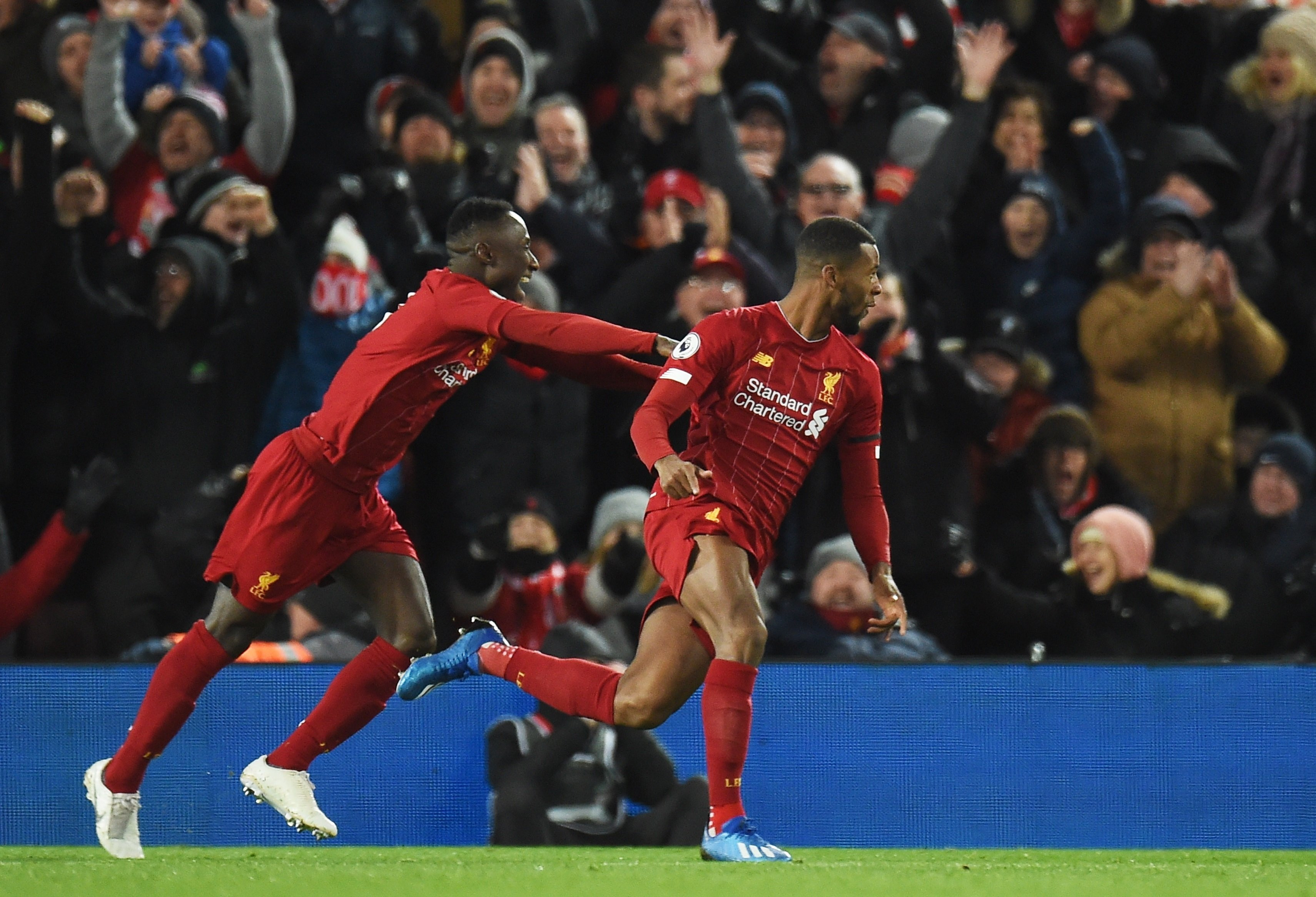 Wijnaldum y Keita celebrando un gol del Liverpool contra el West Ham / EFE