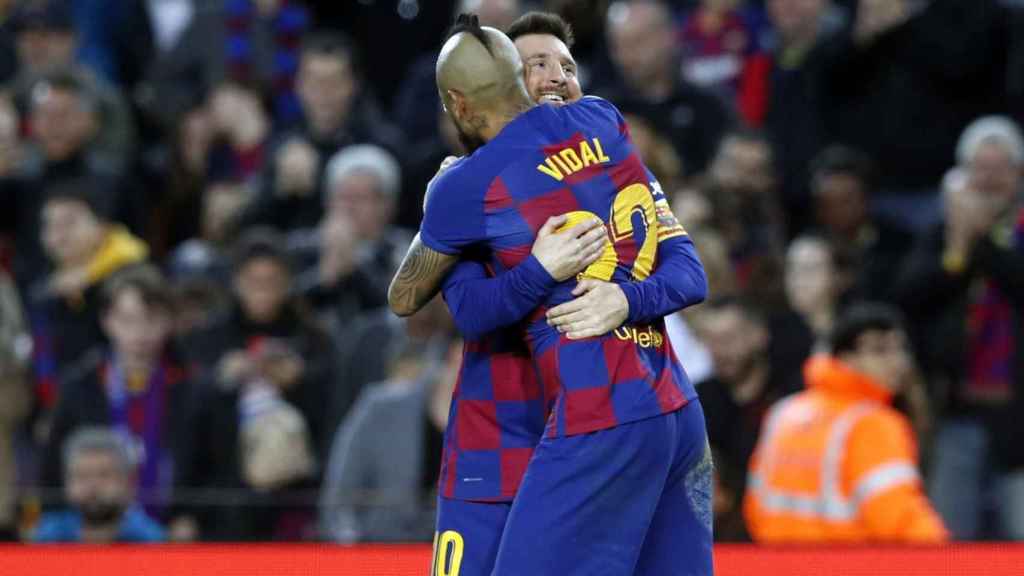 Arturo Vidal y Leo Messi celebrando el segundo gol del Barça / FC Barcelona