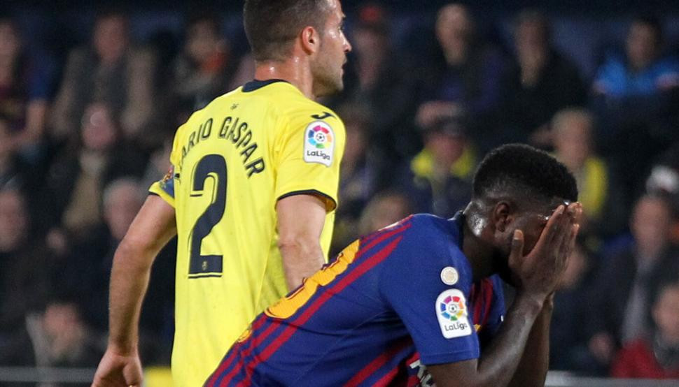 Umtiti lamenándose de una ocasión contra el Villarreal / EFE