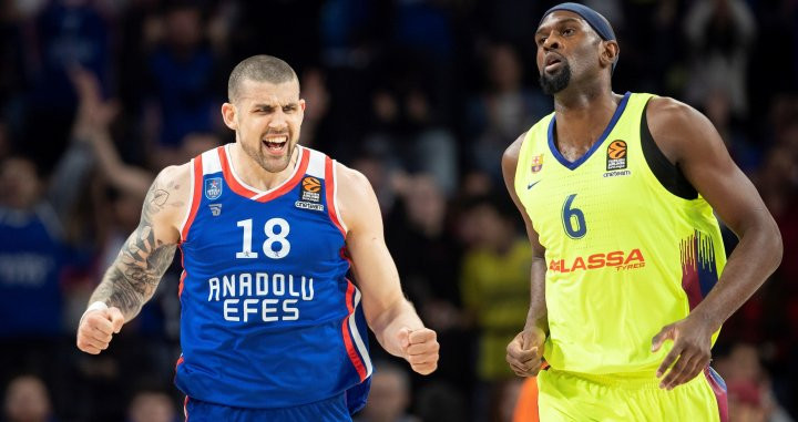 Moerman celebra una acción del Anadolu Efes / EFE