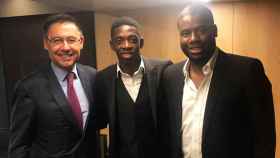 Bartomeu, Dembelé y Sissoko el día de su presentación como jugador del Barça / REDES