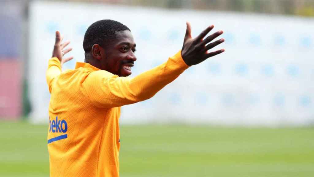 Ousmane Dembelé, sonríe en un entrenamiento con el Barça / FCB