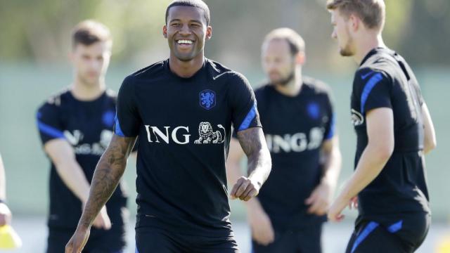 Wijnaldum en un entrenamiento de Países Bajos / Redes