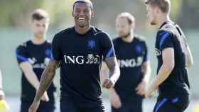 Wijnaldum en un entrenamiento de Países Bajos / Redes