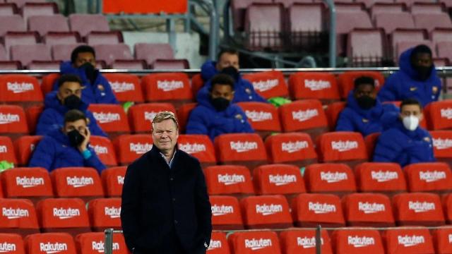 Ronald Koeman, serio durante el Barça-Elche / EFE