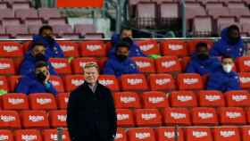 Ronald Koeman, serio durante el Barça-Elche / EFE