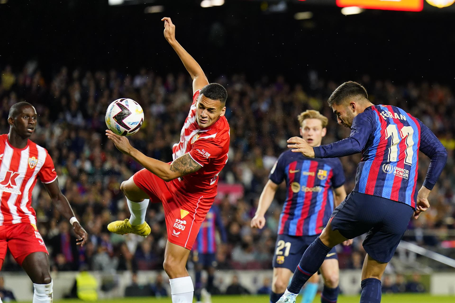 Ferran cabece ante el Almería