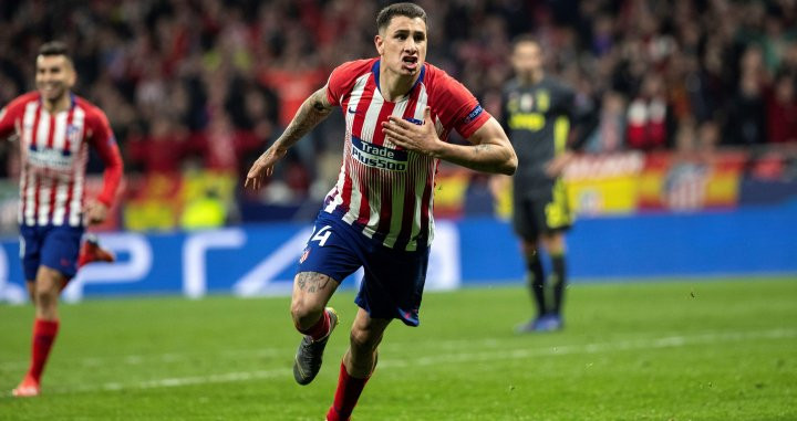 Giménez celebra el gol anotado contra la Juventus / EFE