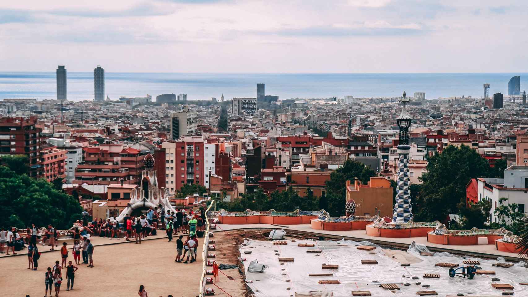 Panorámica de Barcelona, donde la renta de los hogares aumenta, pero con grandes desigualdades / EUROPA PRESS