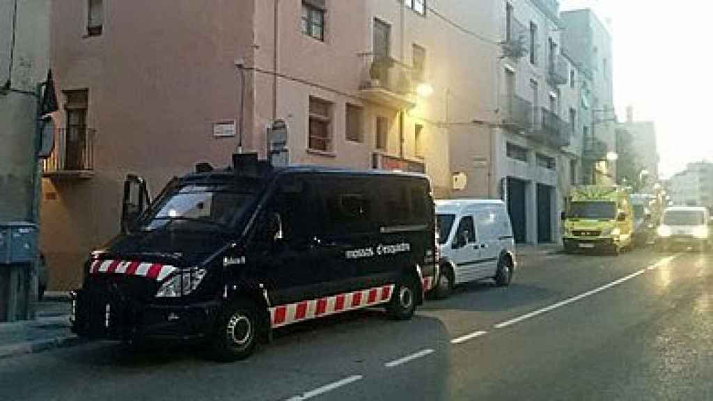 Los Mossos, en uno de los registros realizados en la operación antiyihadista de abril