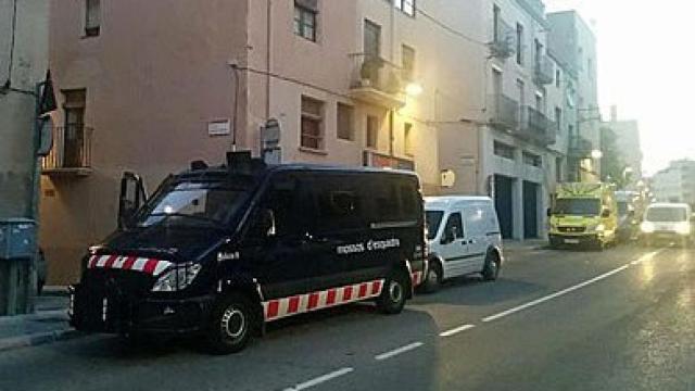 Los Mossos, en uno de los registros realizados en la operación antiyihadista de abril