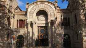 Fachada de la Audiencia Provincial de Barcelona, donde han condenado a siete años de prisión a un hombre que arrancó un dedo a otro de un mordisco  / EUROPA PRESS