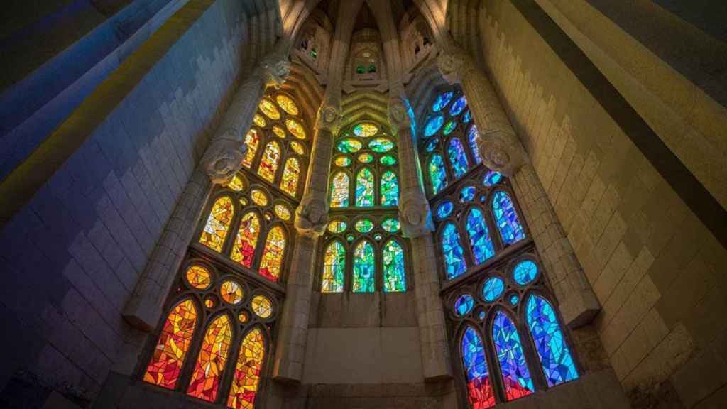 Interior de la Sagrada Familia en Barcelona / PXHERE