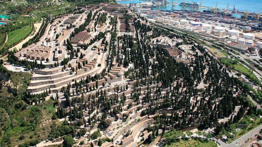 Imagen aérea del cementerio de Montjuïc, gestionado por Cementiris de Barcelona / CB