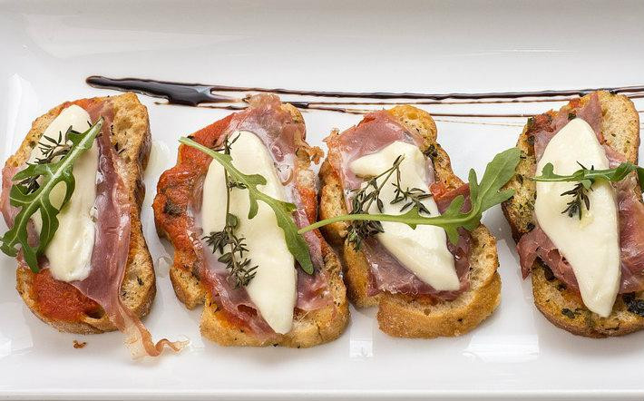 Las tapas siguen siendo la opción favorita de los españoles al comer fuera de casa
