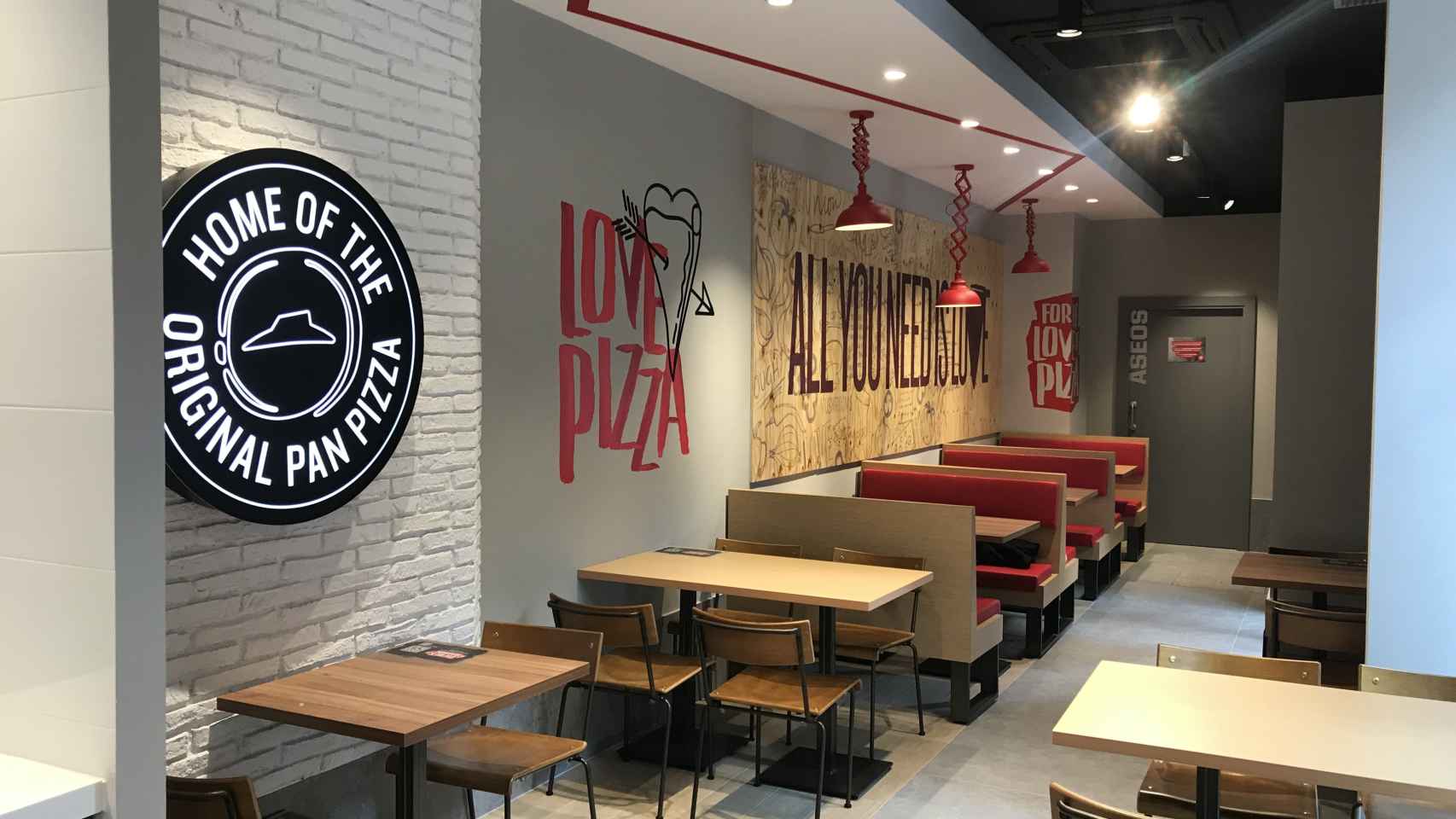 Imagen del interior de un local de Pizza Hut / SERVIMEDIA