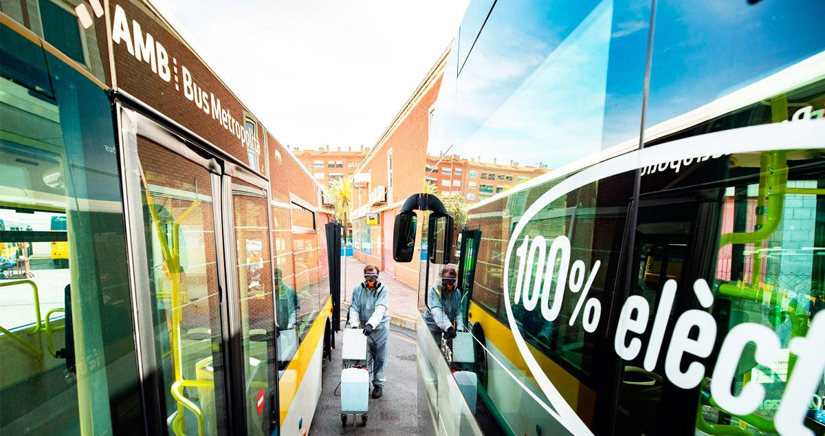 Autobuses de Tusgsal como los que operan el NitBus, el bus nocturno entre Barcelona y el área metropolitana norte / CG