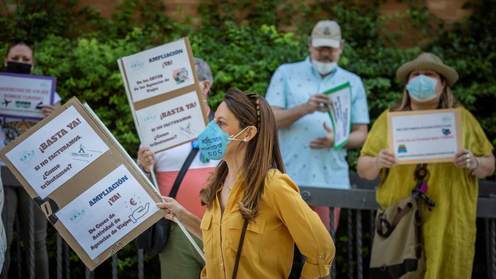 Trabajadores de agencias de viajes se concentran para protestar ante la situación del sector / EP