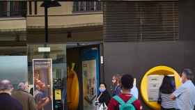 Una de las oficinas de Caixabank durante el estado de alarma / EP