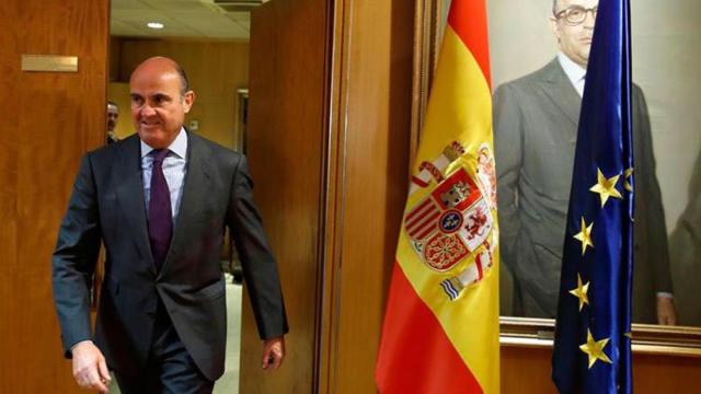 Luis de Guindos en las dependencias del Ministerio de Economía.