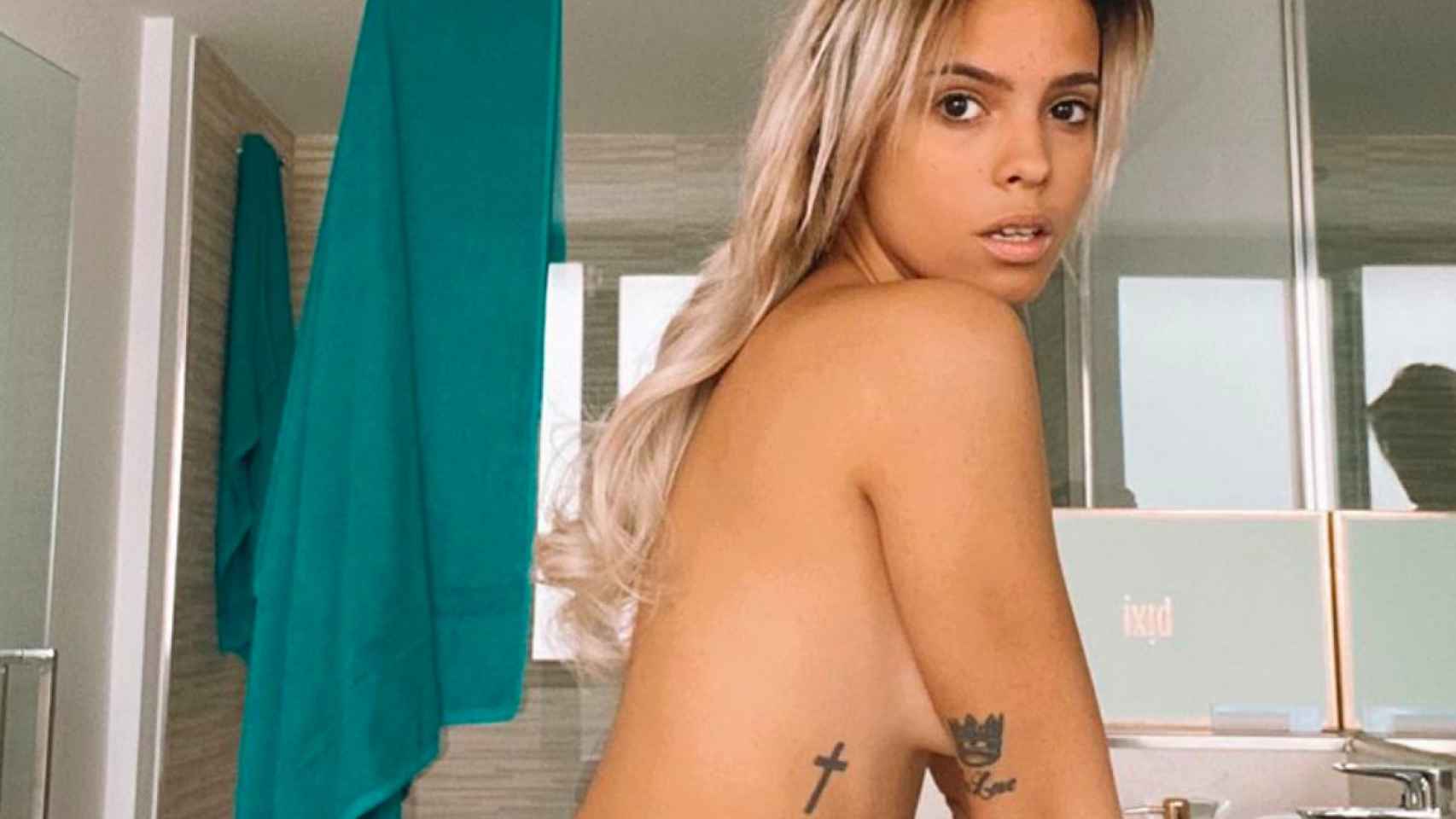 Gloria Camila incendia las redes con una fotografía en la que aparece desnuda / INSTAGRAM