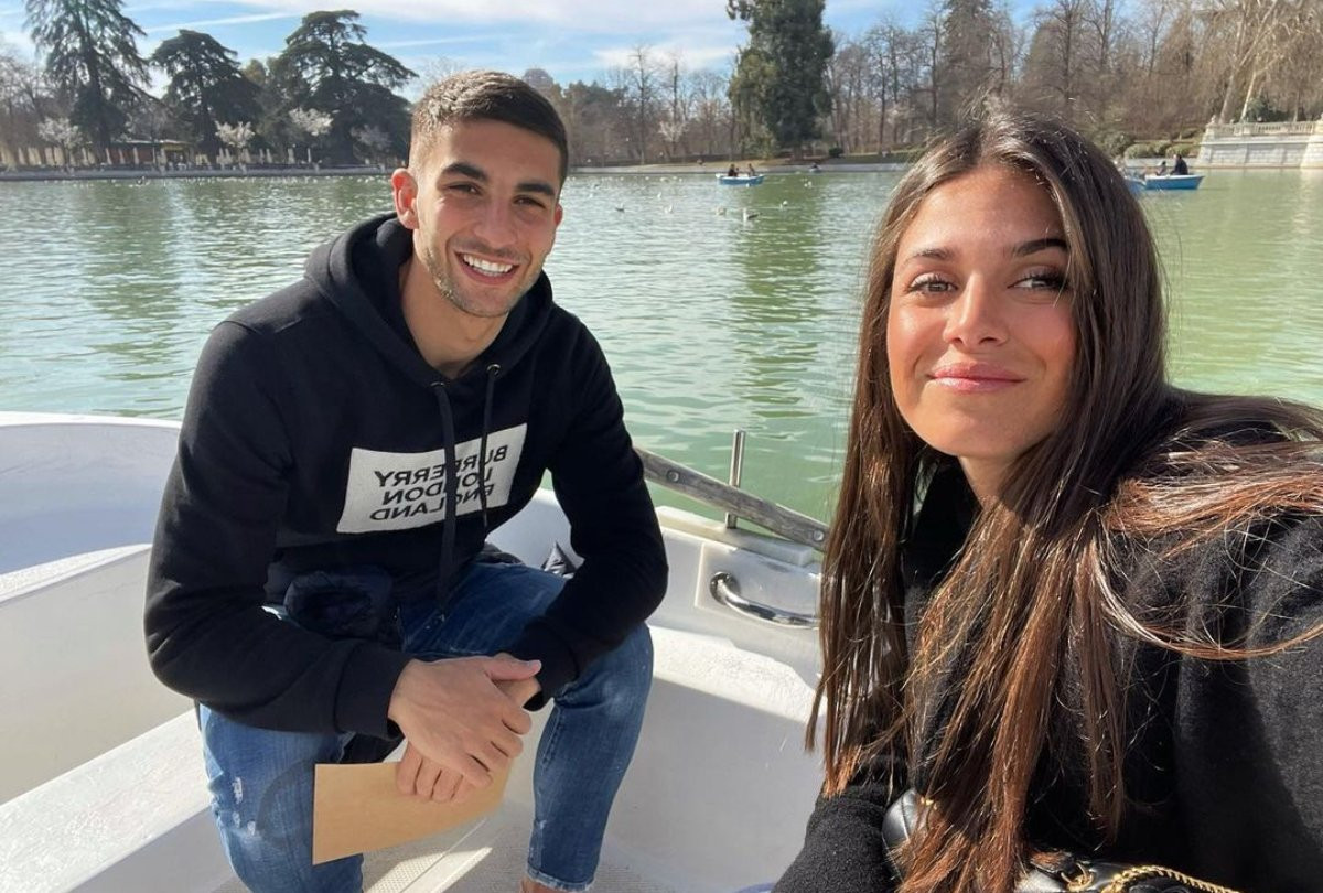 Ferran Torres publica su primera foto con Sira Martínez / REDES