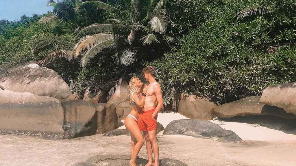 Frenkie de Jong y Mikky Kiemeney en las islas Seychelles / INSTAGRAM