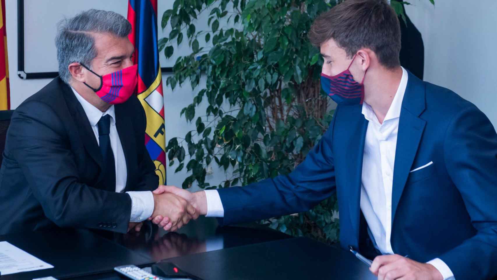 Joan Laporta con Nico González / FCB