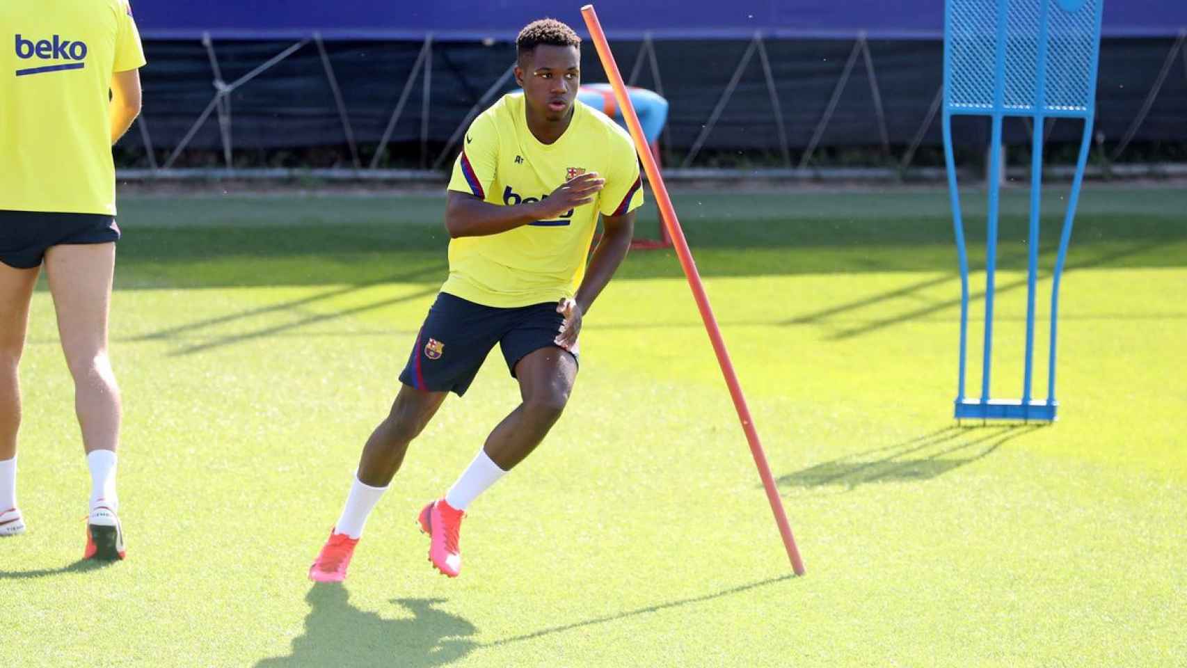 Ansu Fati entrenando con el primer equipo /FC BARCELONA