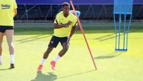 Ansu Fati entrenando con el primer equipo /FC BARCELONA