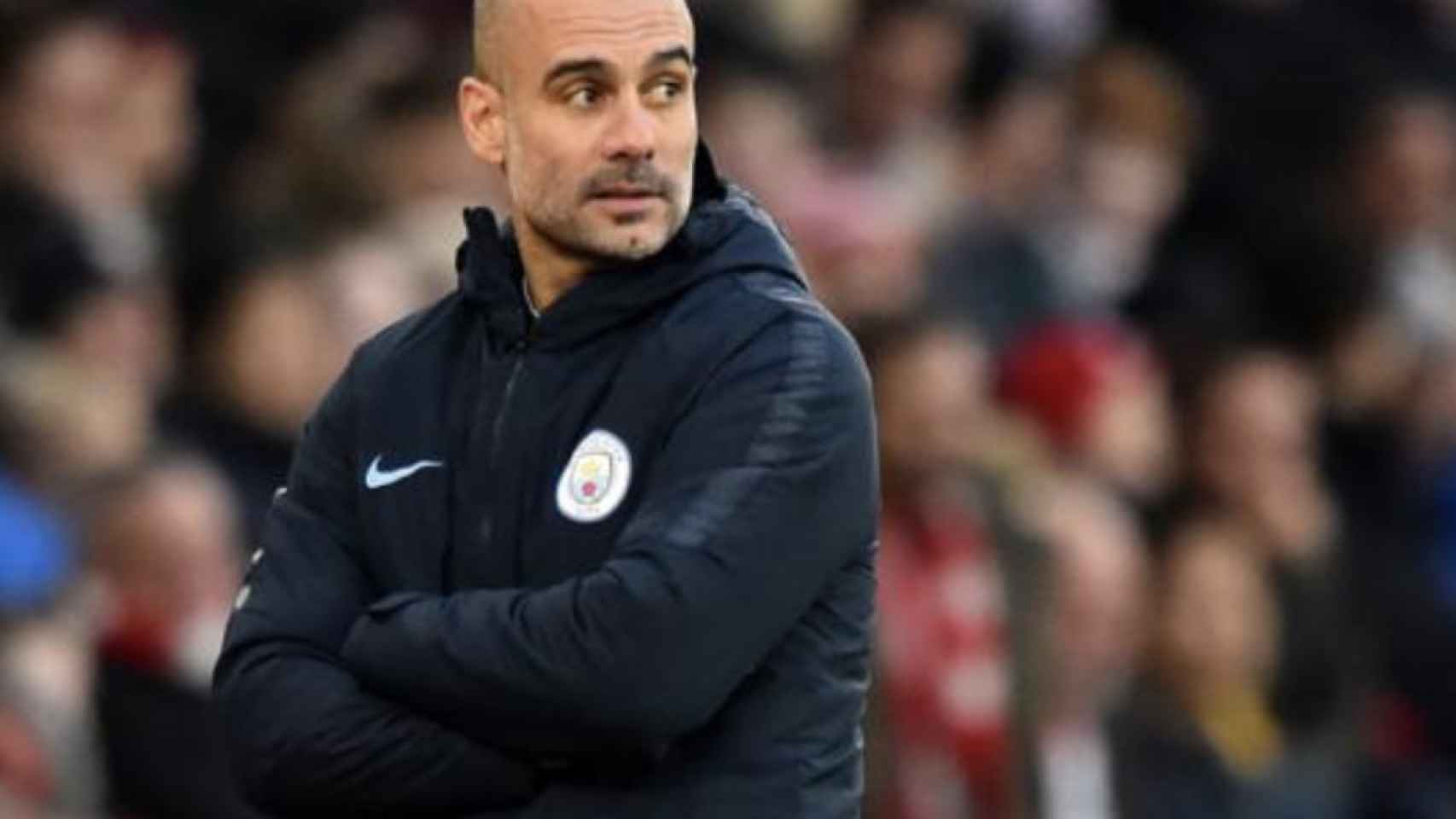 Una foto de Pep Guardiola dirigiendo el Manchester City / EFE