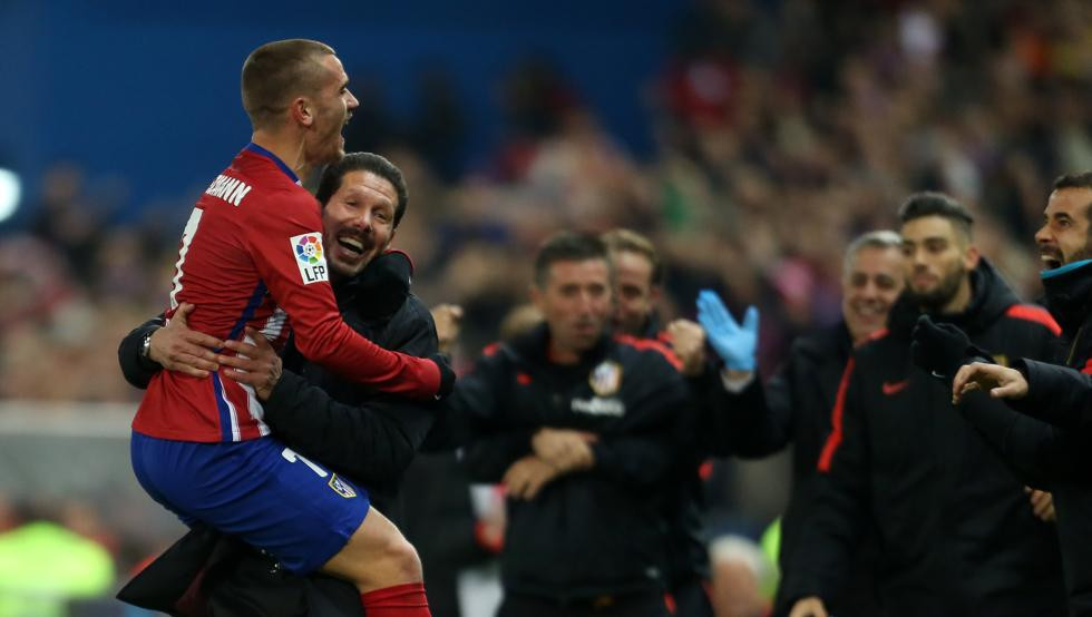 Griezmann celebrando un gol con el Cholo Simeone / EFE