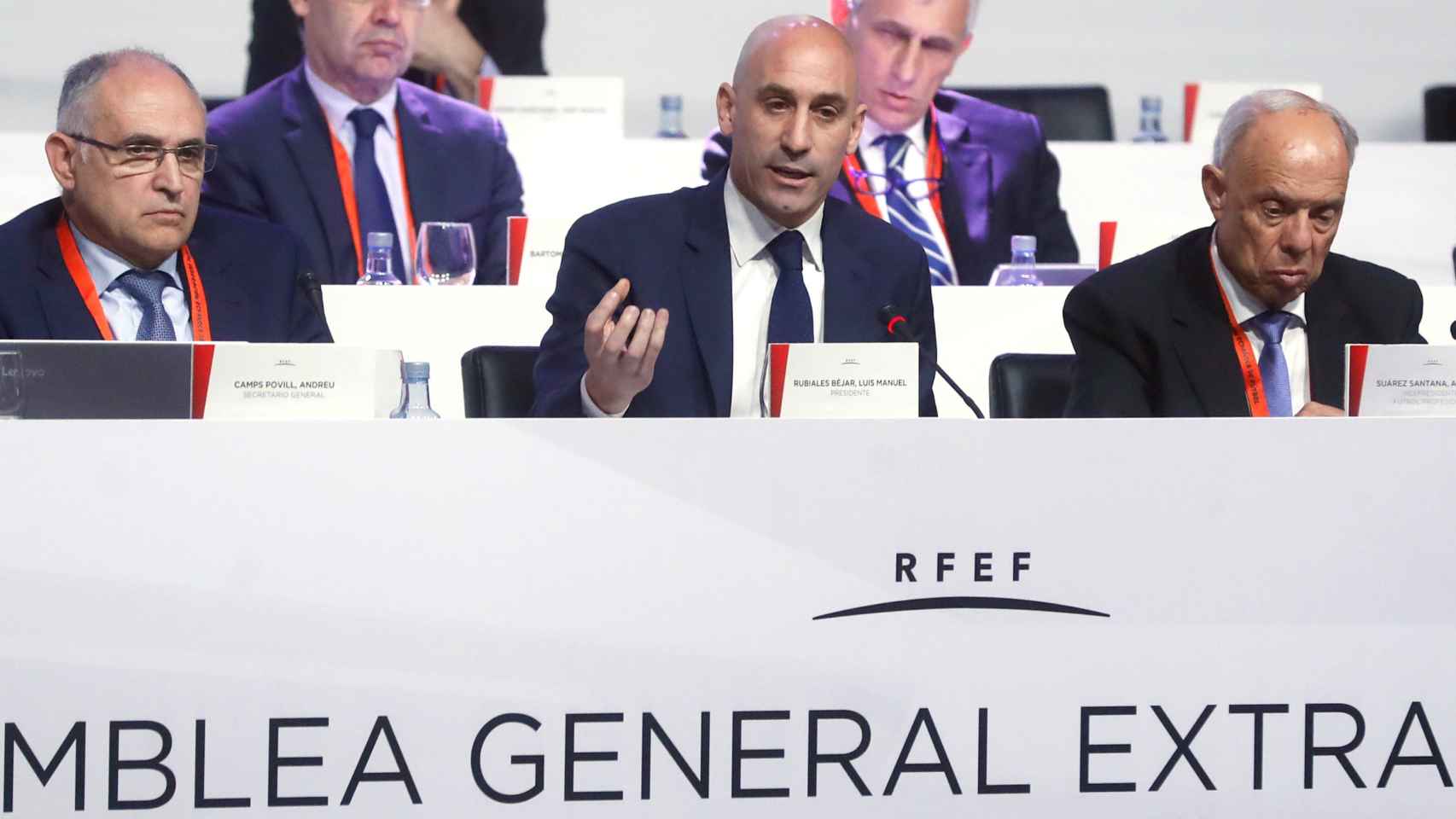 Luis Rubiales y Josep Maria Bartomeu en la Asamblea de la Federación / EFE