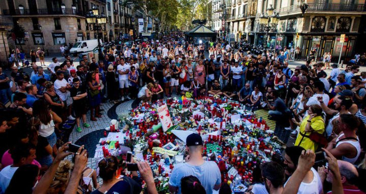 Homenaje a las víctimas del atentado de las Ramblas | EFE