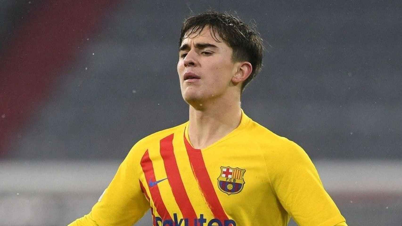 Gavi, frustrado, durante una acción en el partido del Barça / Redes