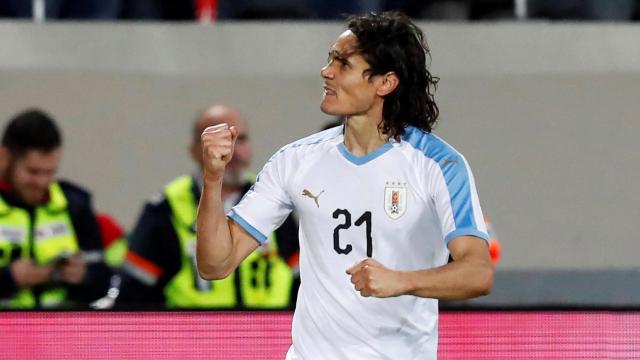 Edinson Cavani celebra su gol contra Argentina / EFE